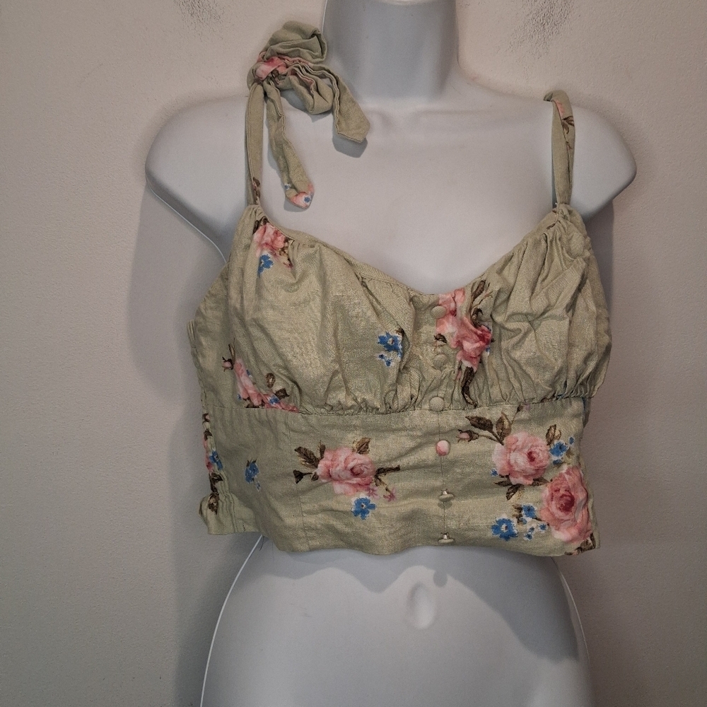 Altar'd State Size L Green/pink Floral Linen Blend Crop Top